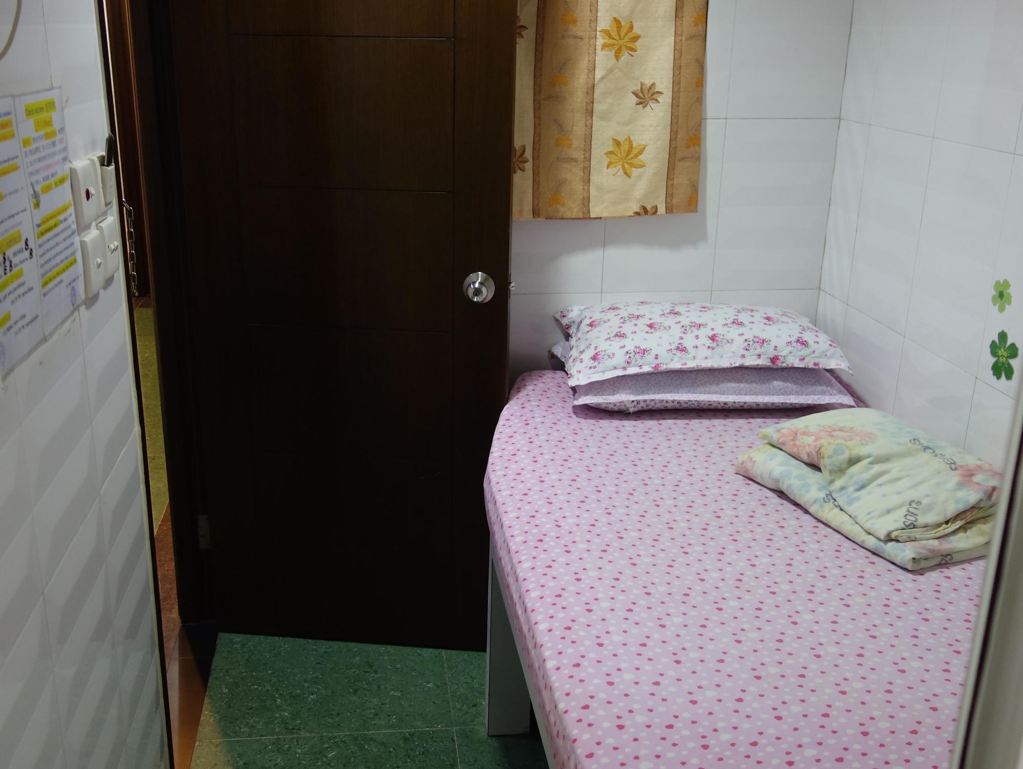New China Guesthouse Гонконг Экстерьер фото