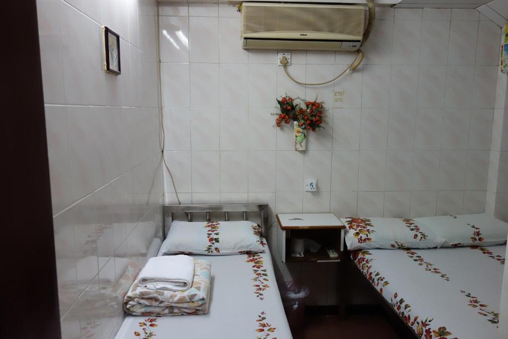 New China Guesthouse Гонконг Экстерьер фото