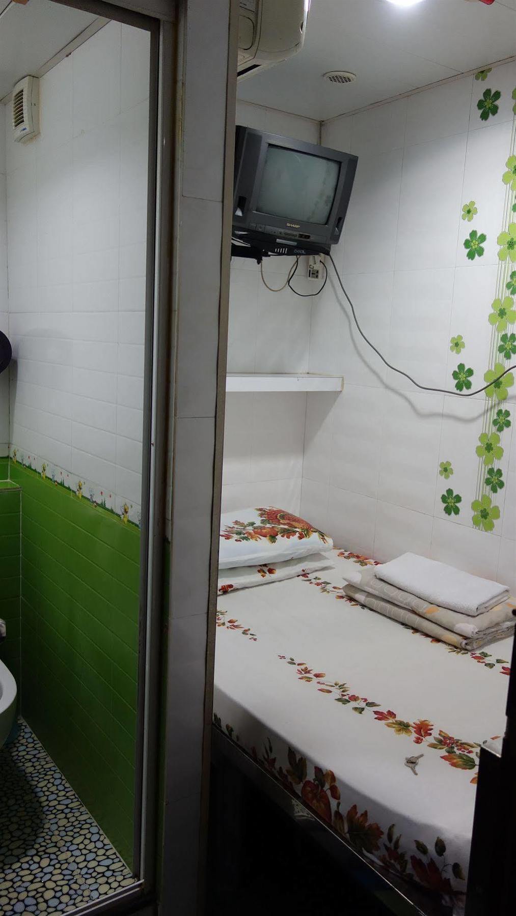 New China Guesthouse Гонконг Экстерьер фото