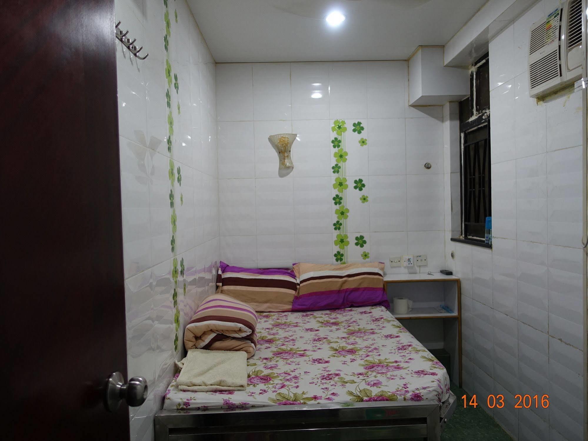 New China Guesthouse Гонконг Экстерьер фото