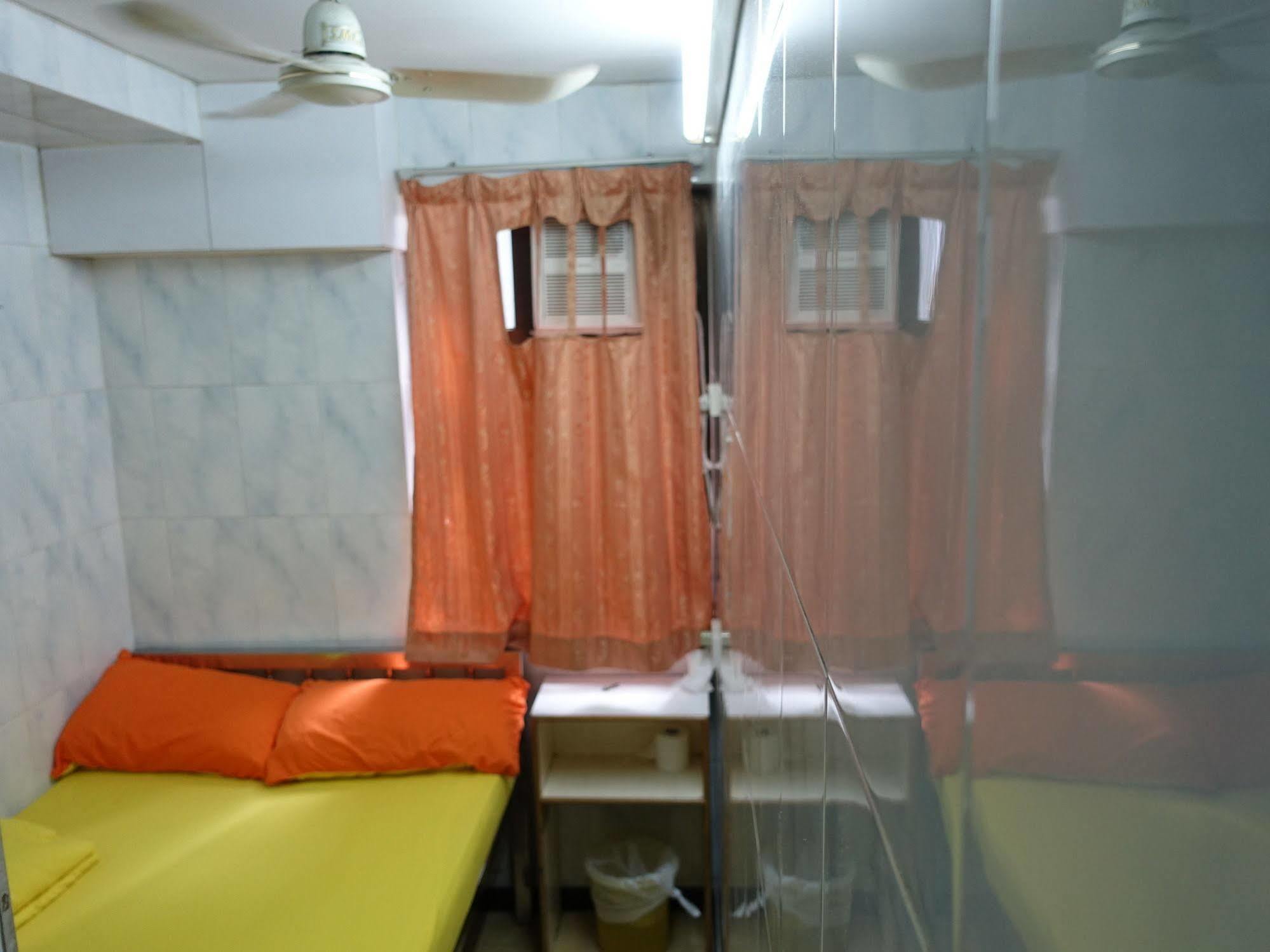 New China Guesthouse Гонконг Экстерьер фото