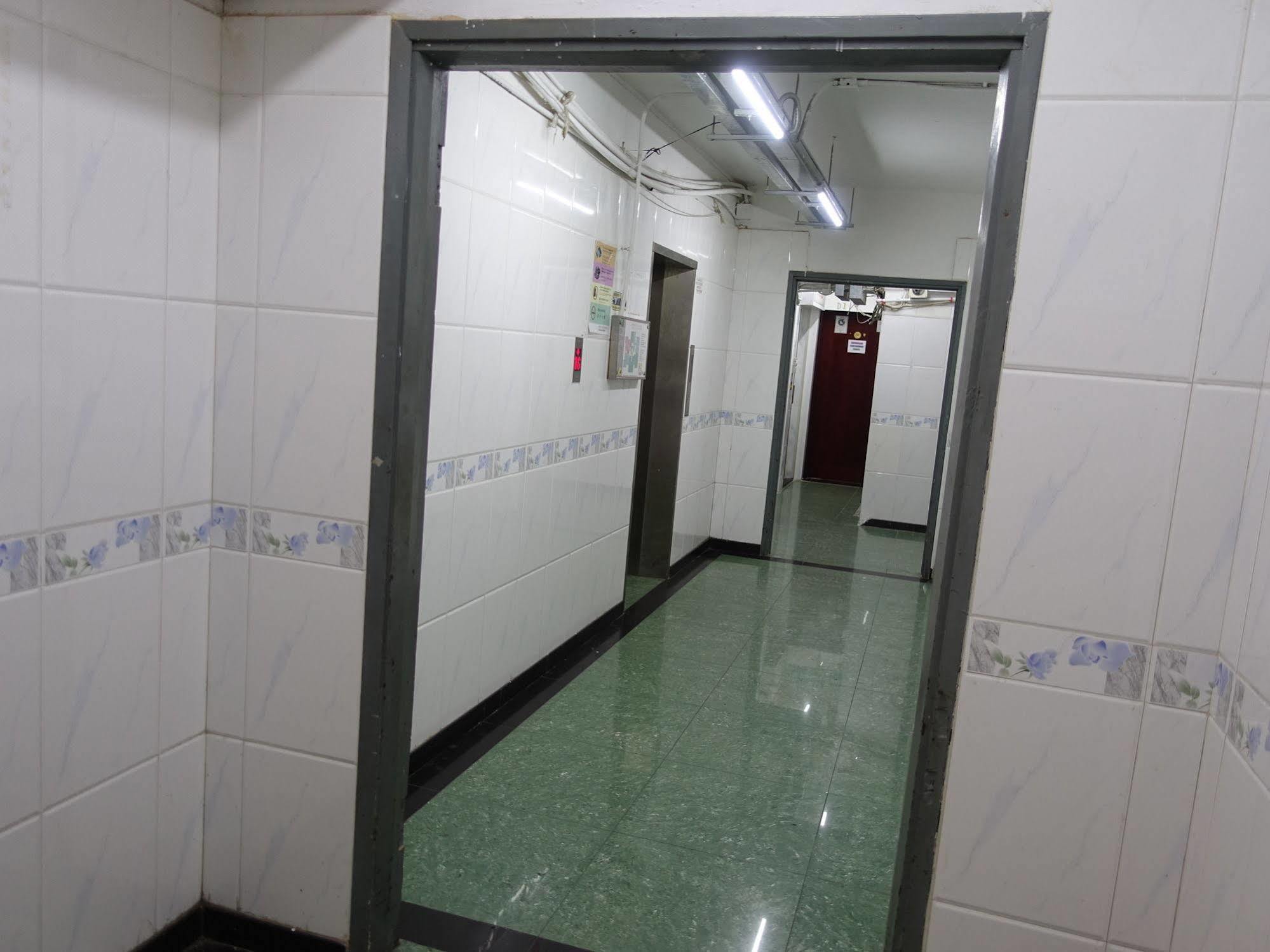 New China Guesthouse Гонконг Экстерьер фото