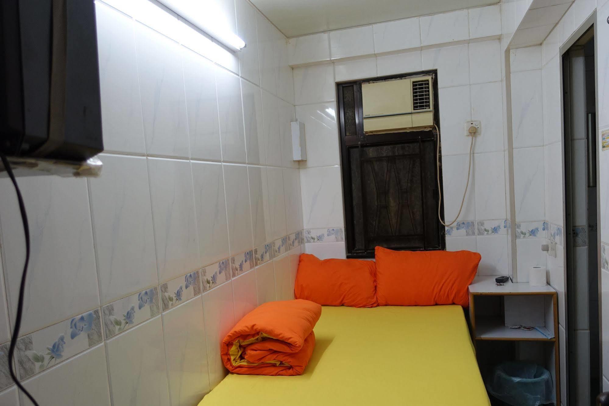 New China Guesthouse Гонконг Экстерьер фото
