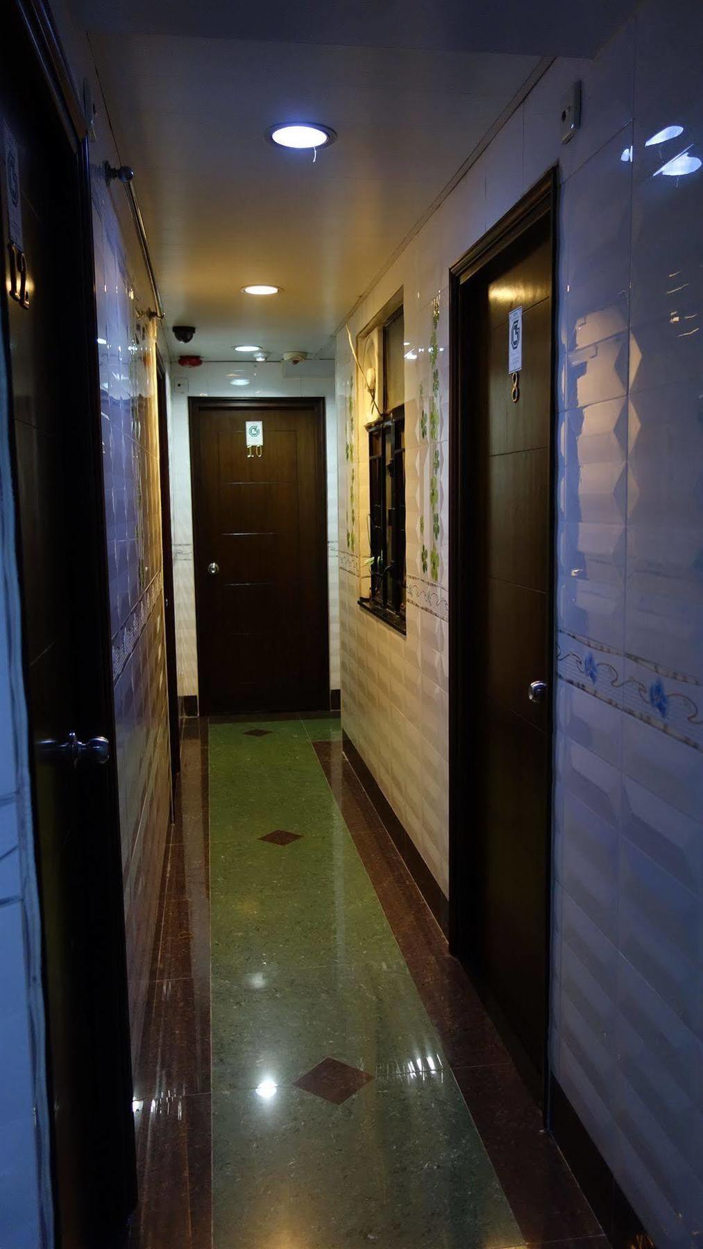 New China Guesthouse Гонконг Экстерьер фото